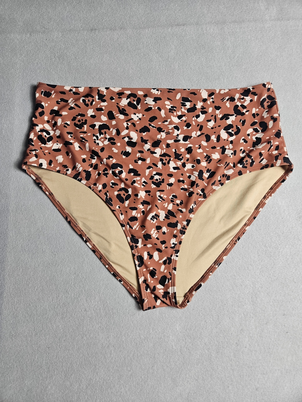 Old Navy High Waisted Bikini Bottom XL Leopard Print Flattering Fit Swim